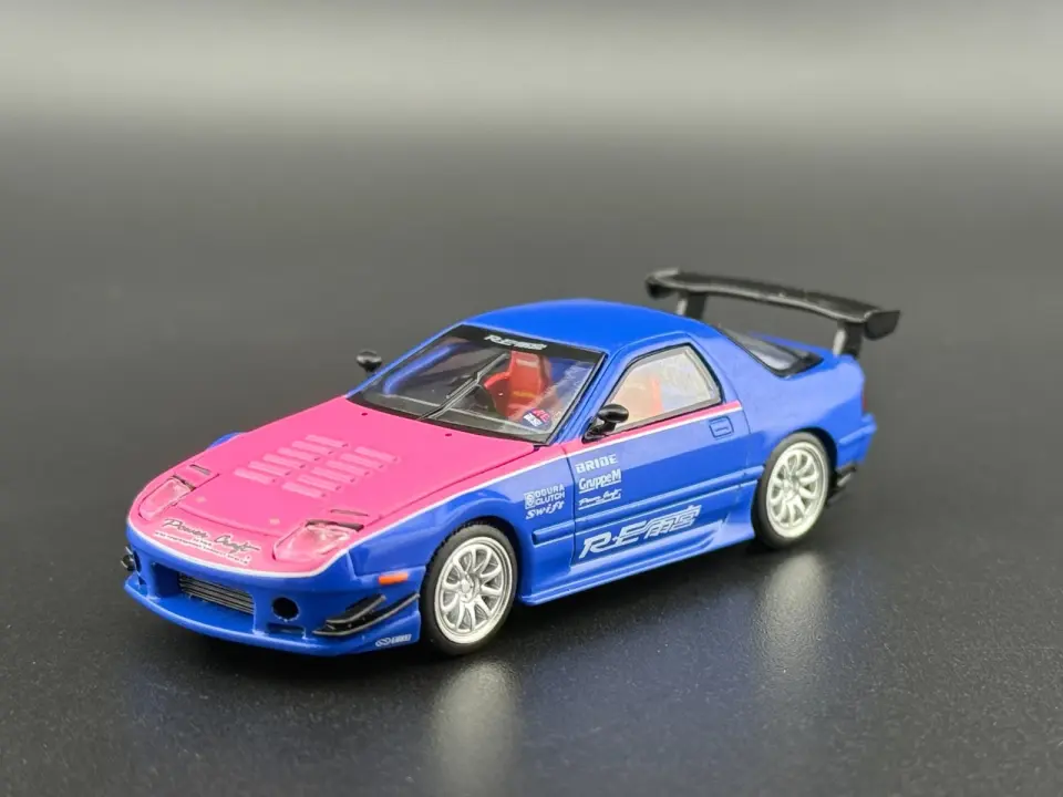 Pop Race 1/64 Mazda RX7 (FC3S) RE Amemiya RHD (Blue Metallic with Pink Hood) – S44-APAxpo2025